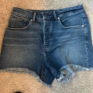 Good American BOMBSHELL BUTTON